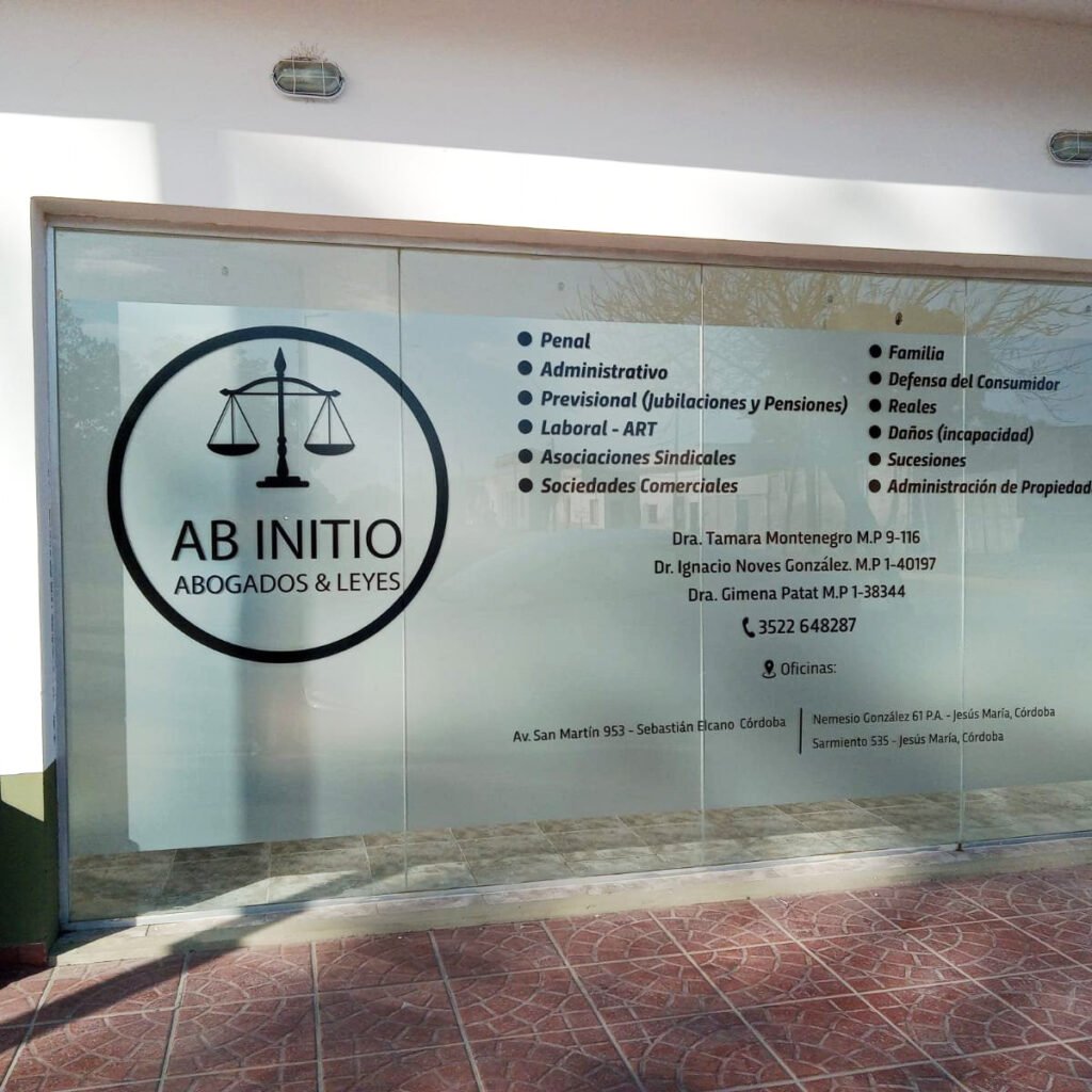 Ploteo de vidrios en estudio de abogacia